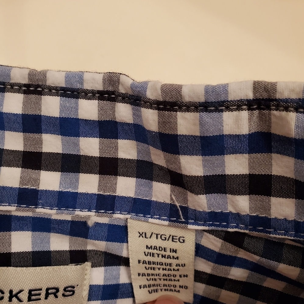 Button up - Picture 3 of 3